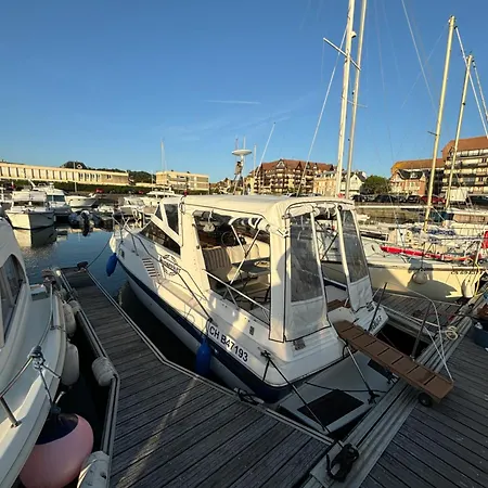 Bådhotel Le Duplex Des Marinas, Mini Yacht *